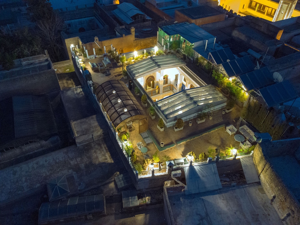 Riad Myra 6/75