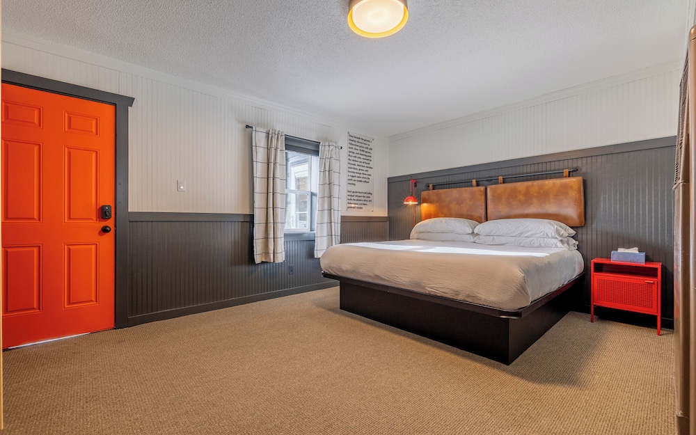 THE RED LODGE INN 11/50