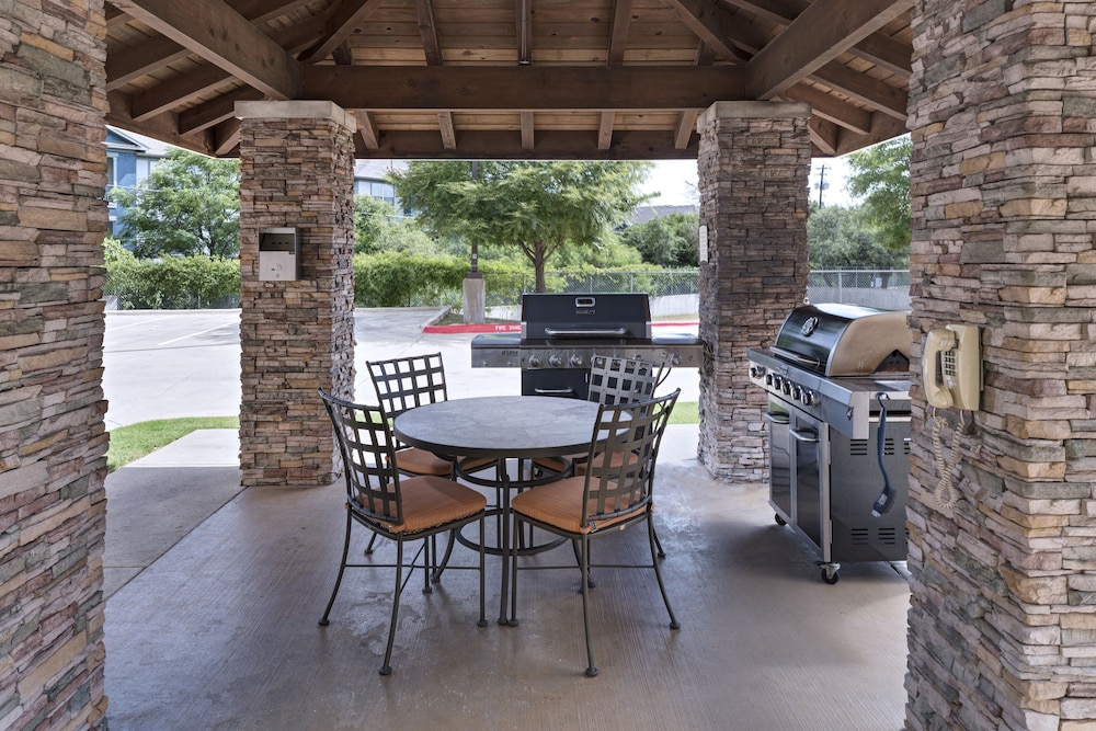 Staybridge Suites Austin Northwest 35/50