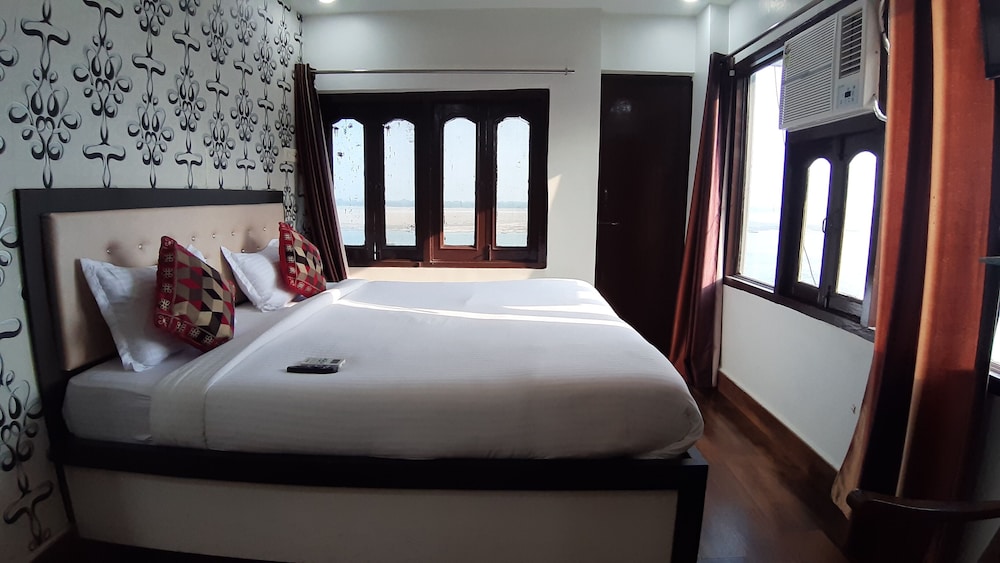 Deluxe, King Bed, River View, Sita Guest House 8/8
