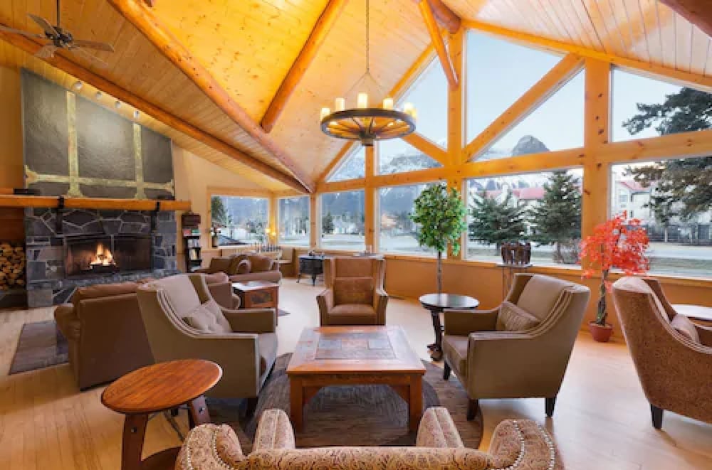Canmore Rocky Mountain Inn 27/32