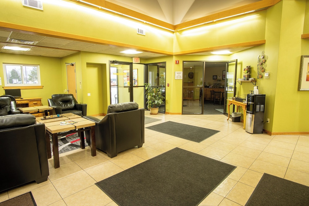 Coratel Inn & Suites by Jasper River Falls 42/60
