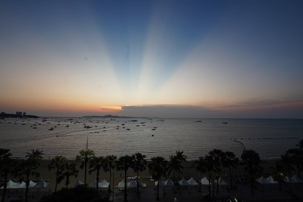 Sandalay Resort Pattaya 44/46