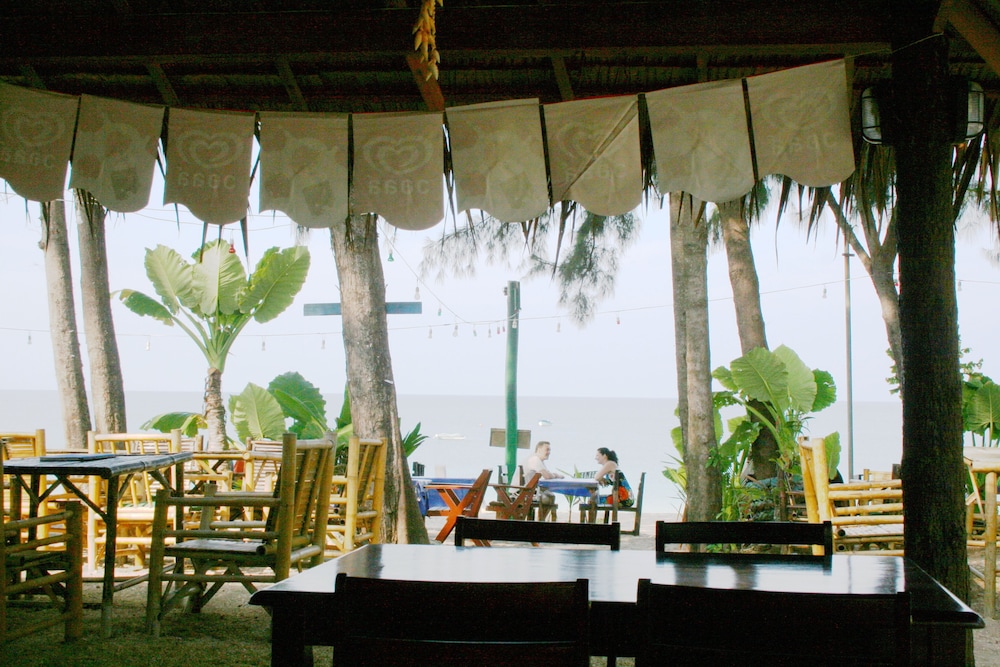 Lanta Palm Beach Resort 42/60