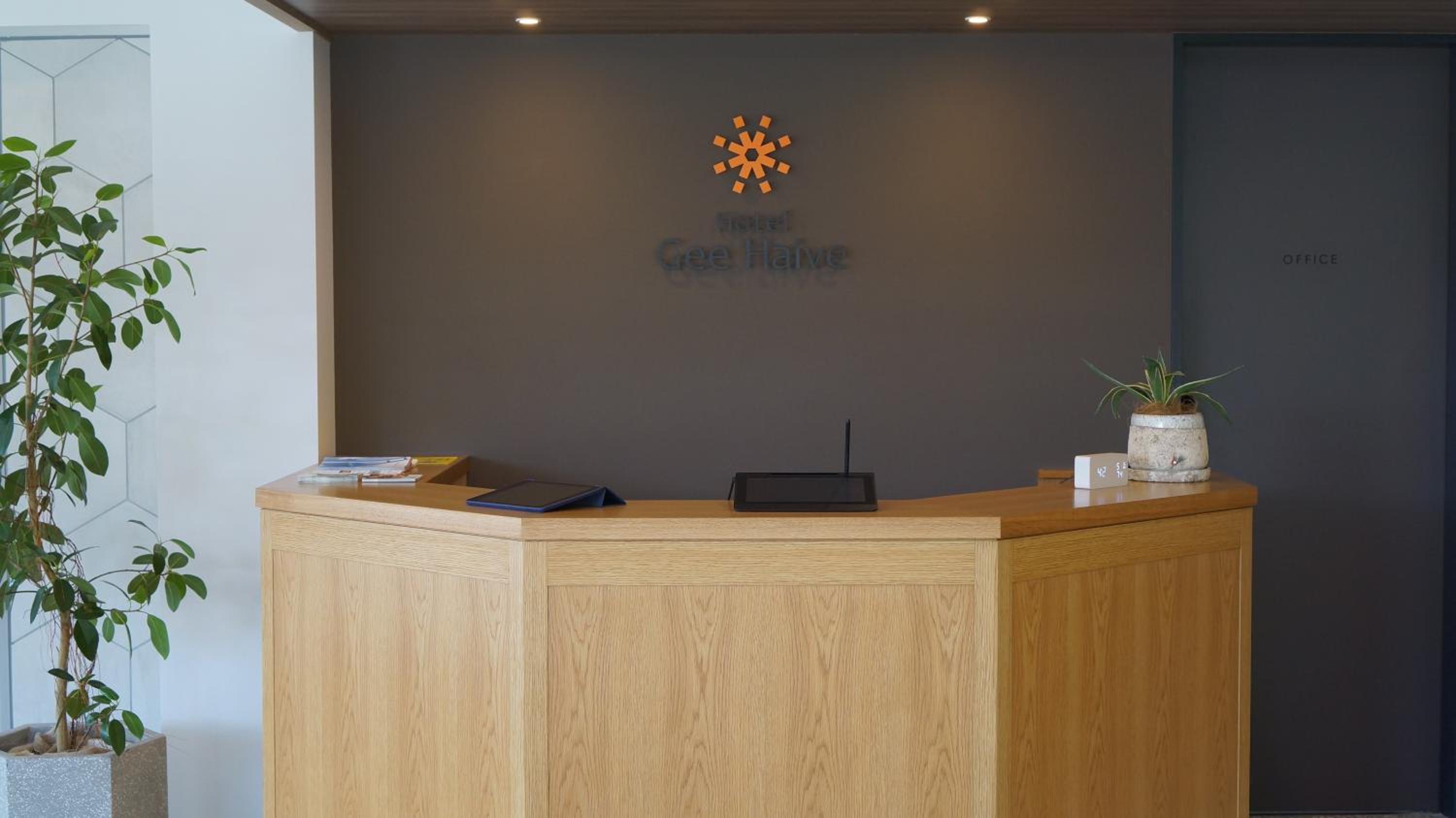 Hotel Gee Haive 8/56