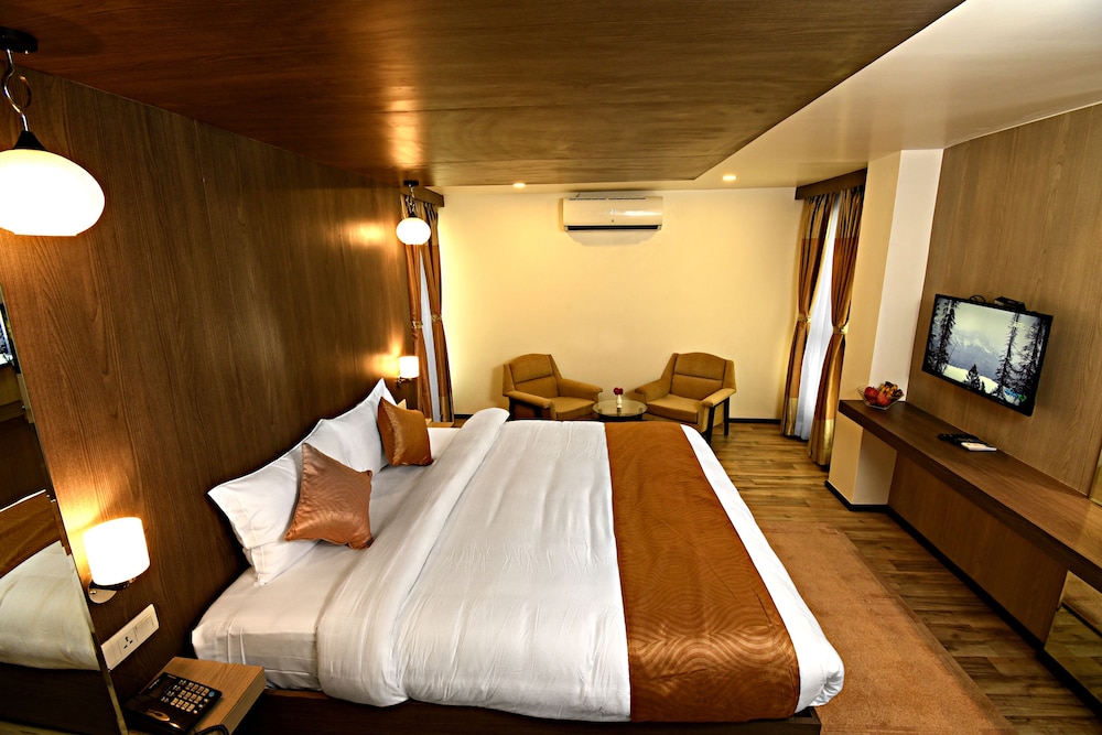 EXECUTIVE, SUITE