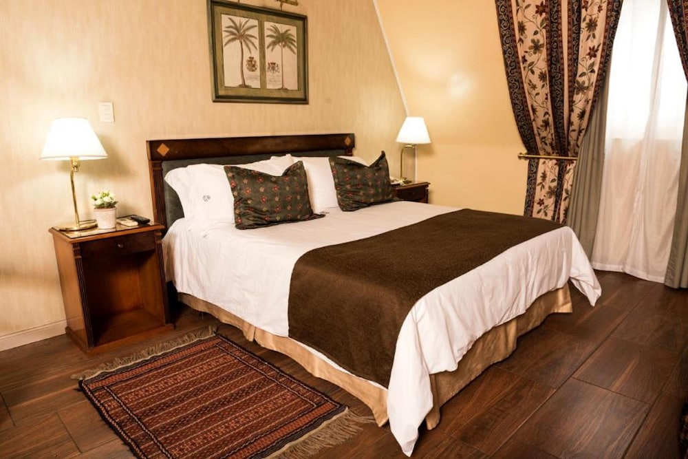 MAYFLOWER SUITES 16/42