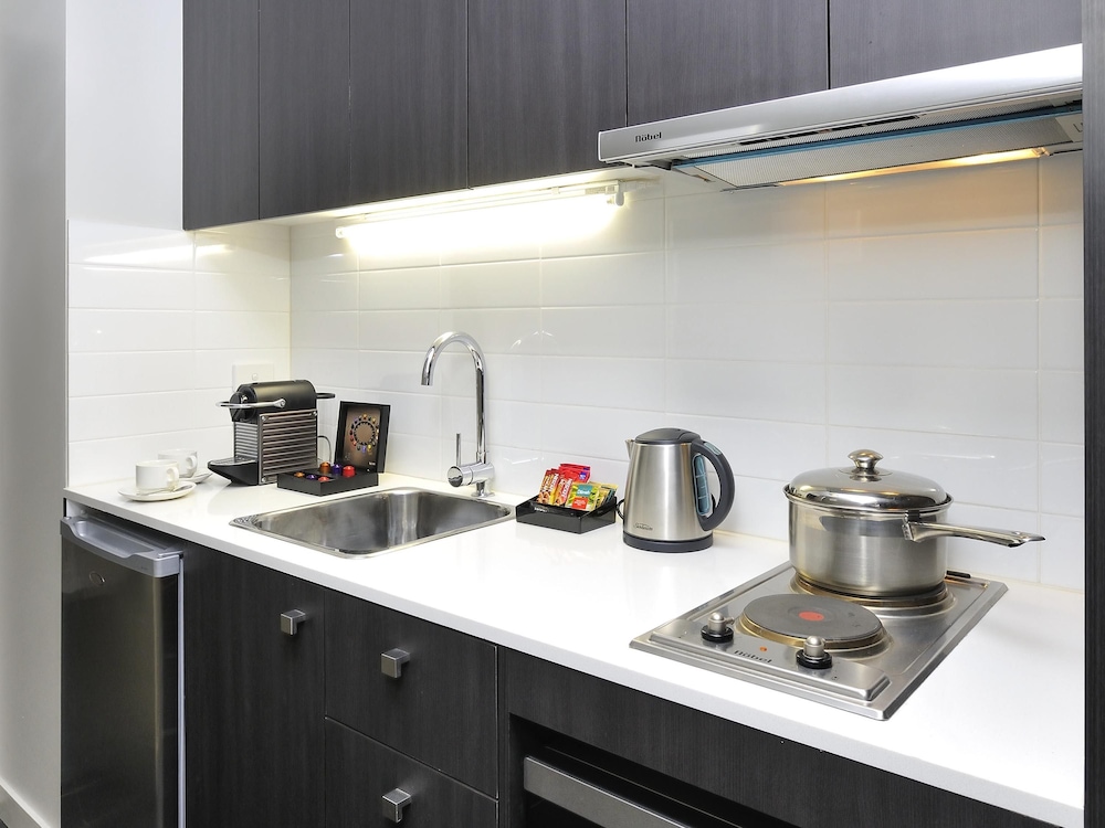 Mercure Melbourne Therry Street 42/42