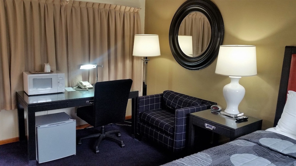 Hillcrest Motel 11/28