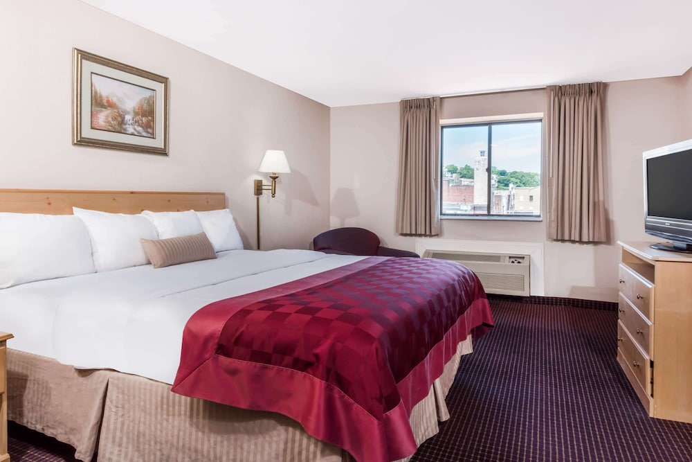 Ramada by Wyndham Pottsville/Frackville 17/31