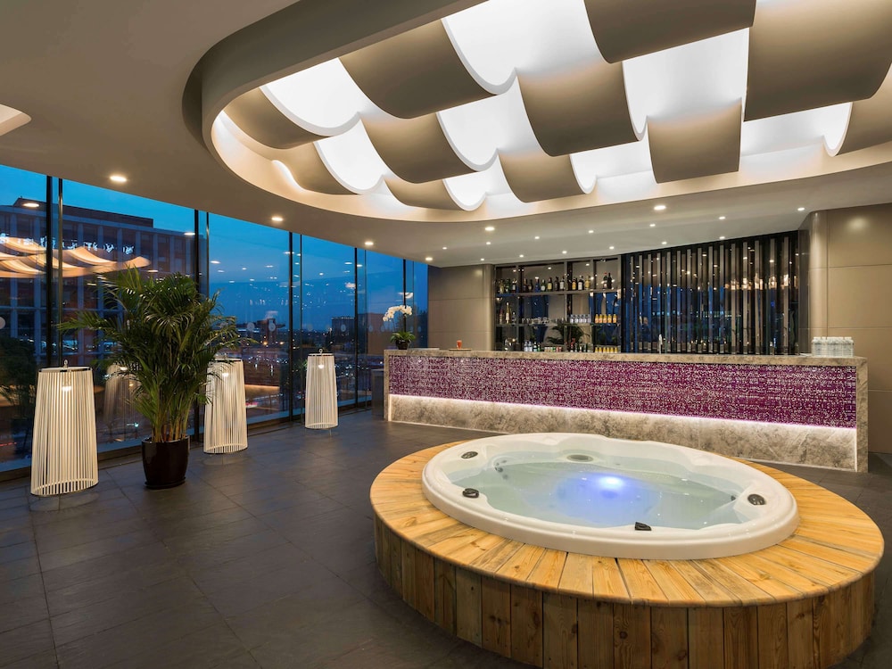 Novotel Shanghai Hongqiao 38/59