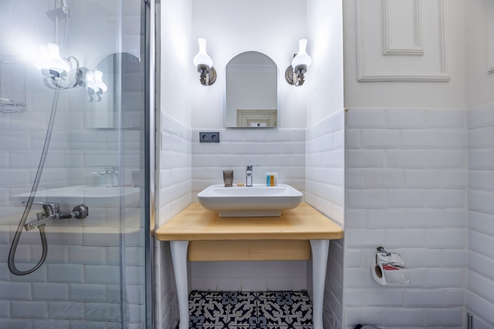 Cezayir Rooms 57/60