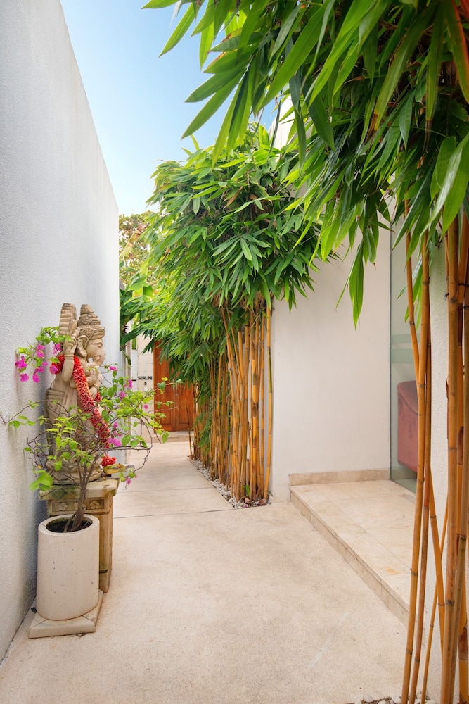 The Jimbaran Beach Villa by Ini Vie Hospitality 39/50