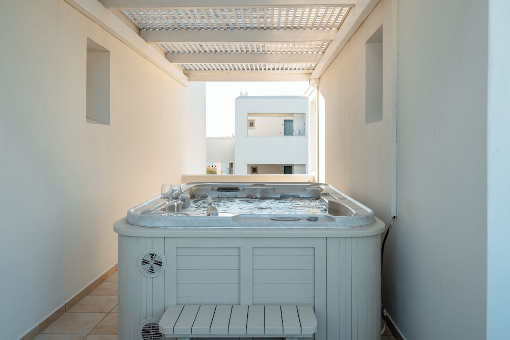 Mitos Suites 37/62