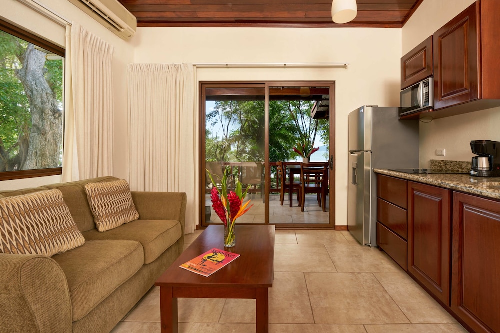 The Coast Beachfront Hotel 30/50