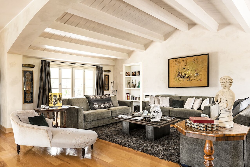 ZAHIR COUNTRY HOUSE 31/50