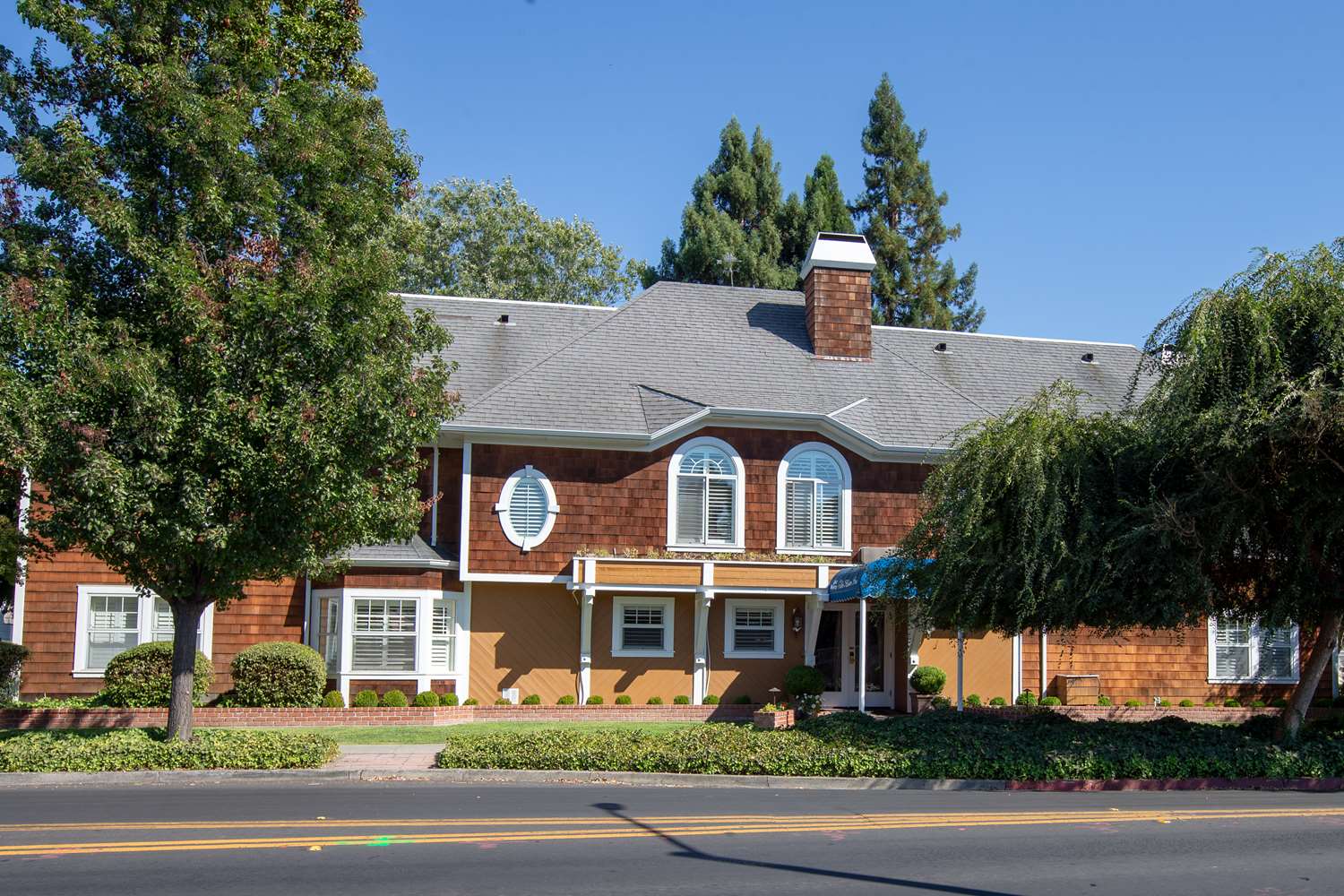 Elm House Inn 2/48