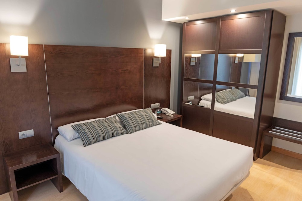Hotel Cardena 52/68