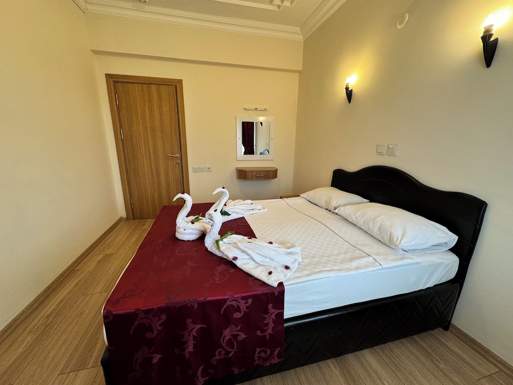 Mitos Apartment Hotel 12/42