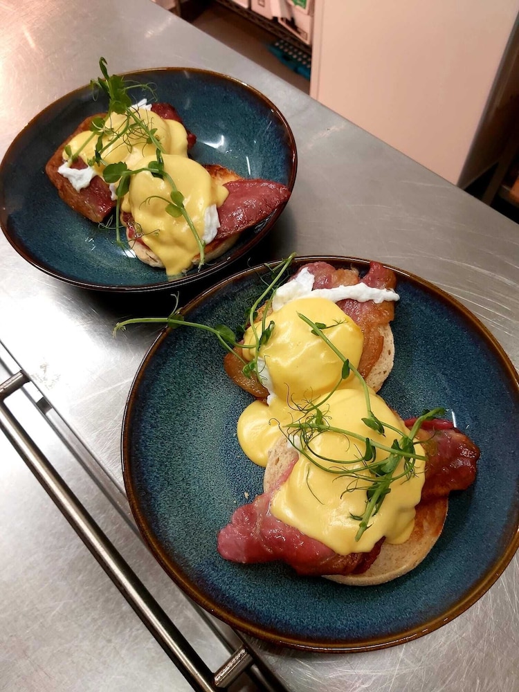 The Waterford Arms 25/50