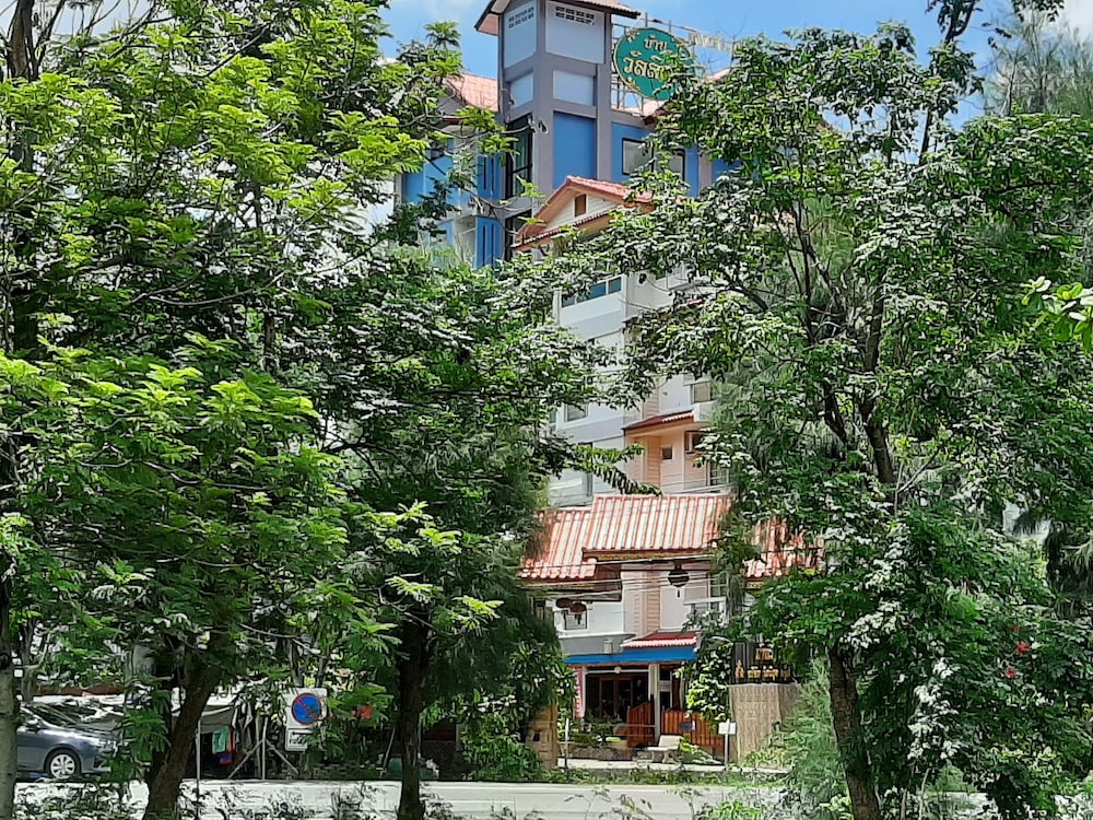 Vanlisut Hotel 71/73