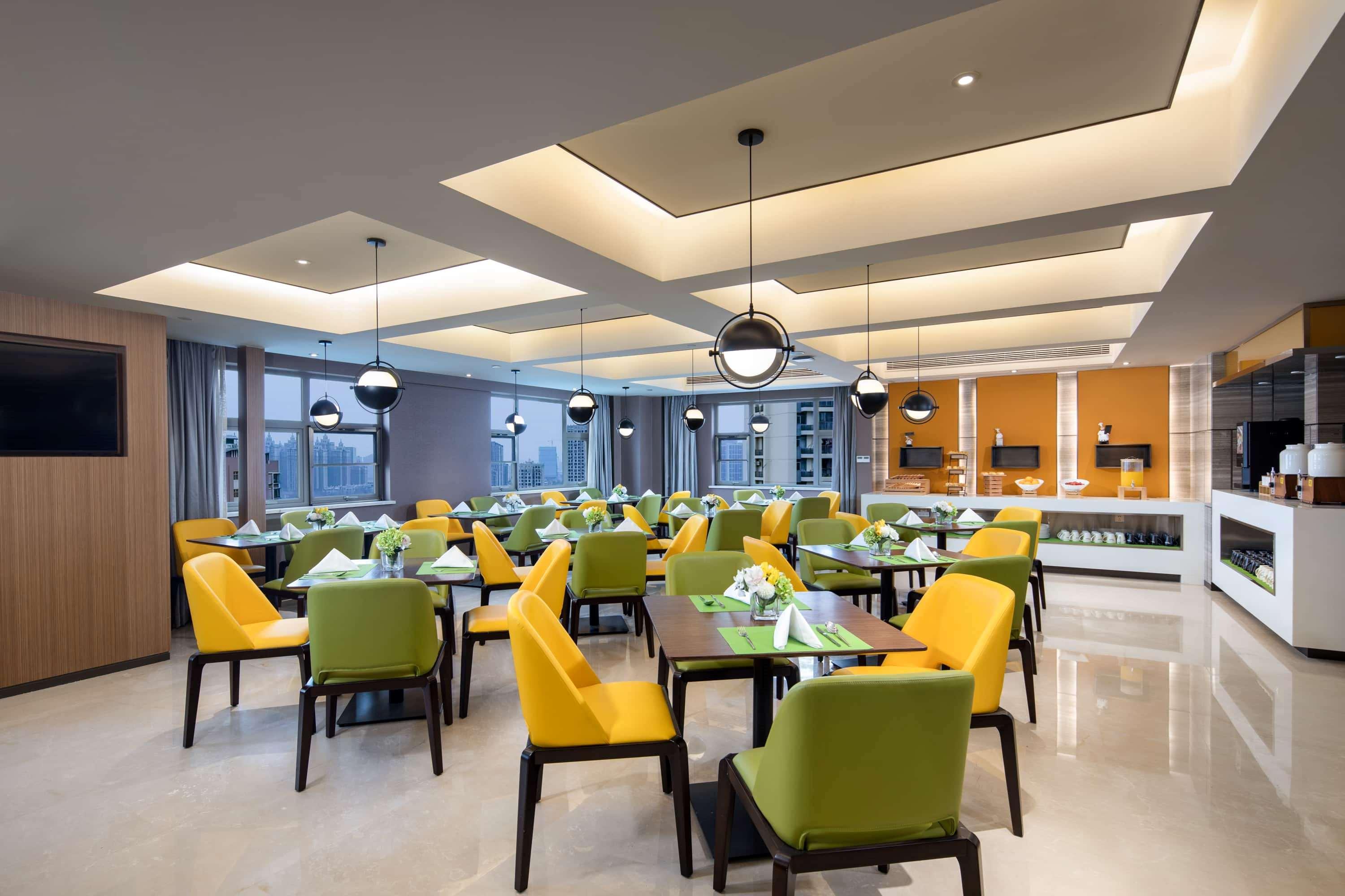 Ramada by Wyndham Wuhan Jiangan 25/31