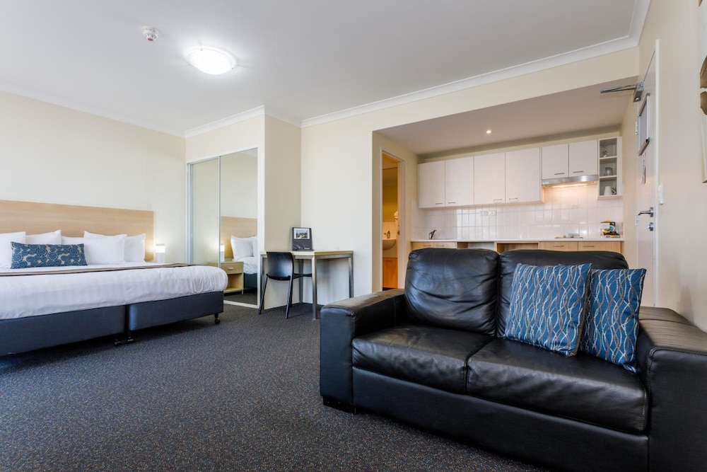 Perth Ascot Central Apartment Hotel 43/68