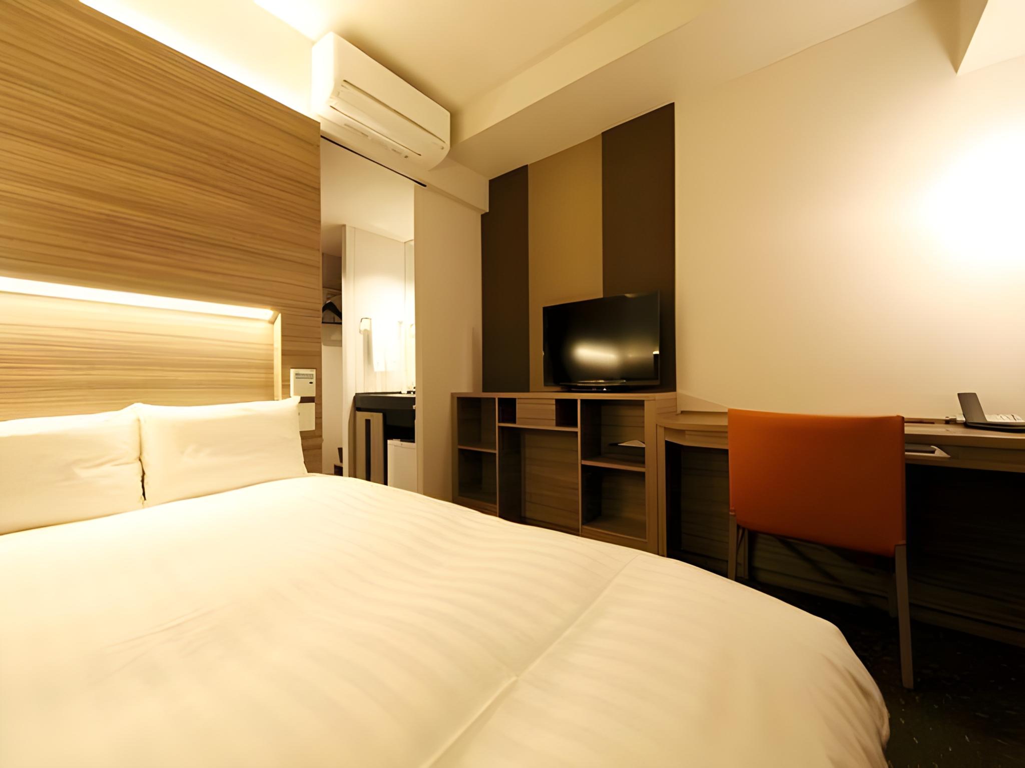 Semi Room, Single, Semi Double Bed