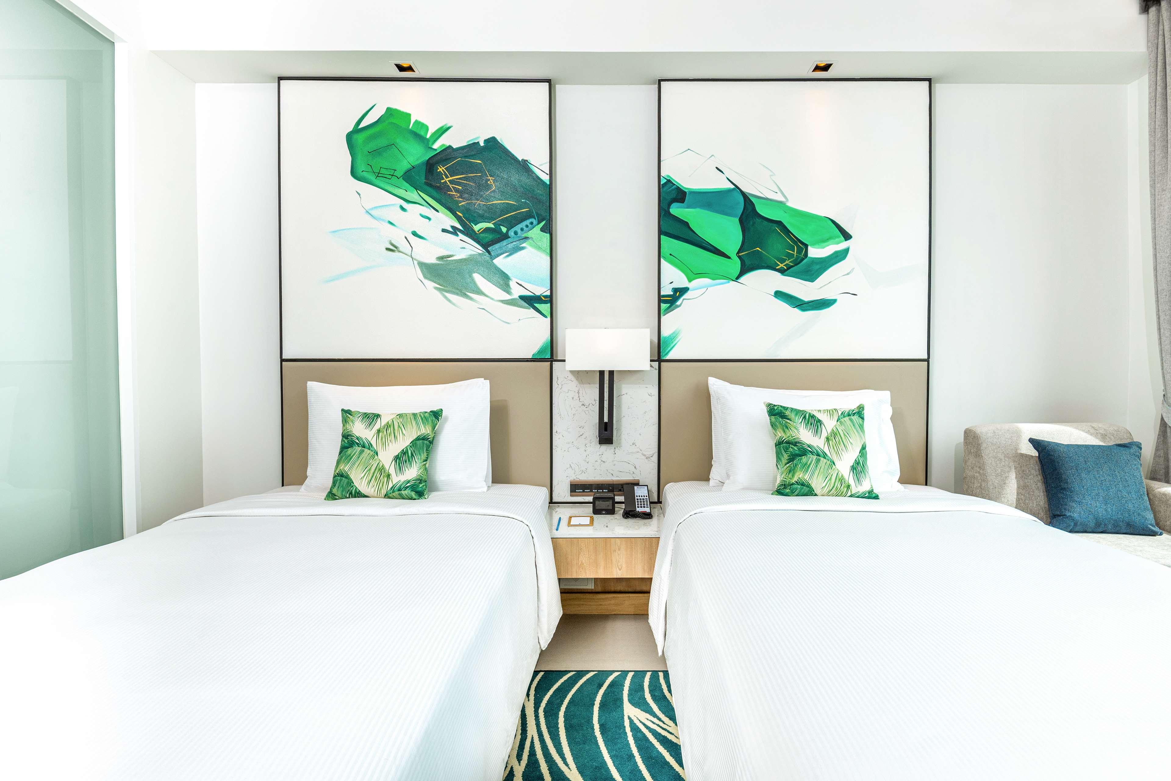 GUEST ROOM, TWIN BEDS
