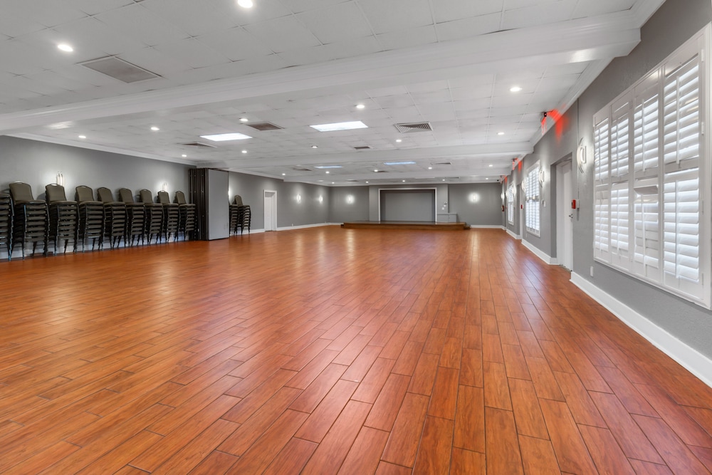 Vero Beach Inn & Suites 49/79
