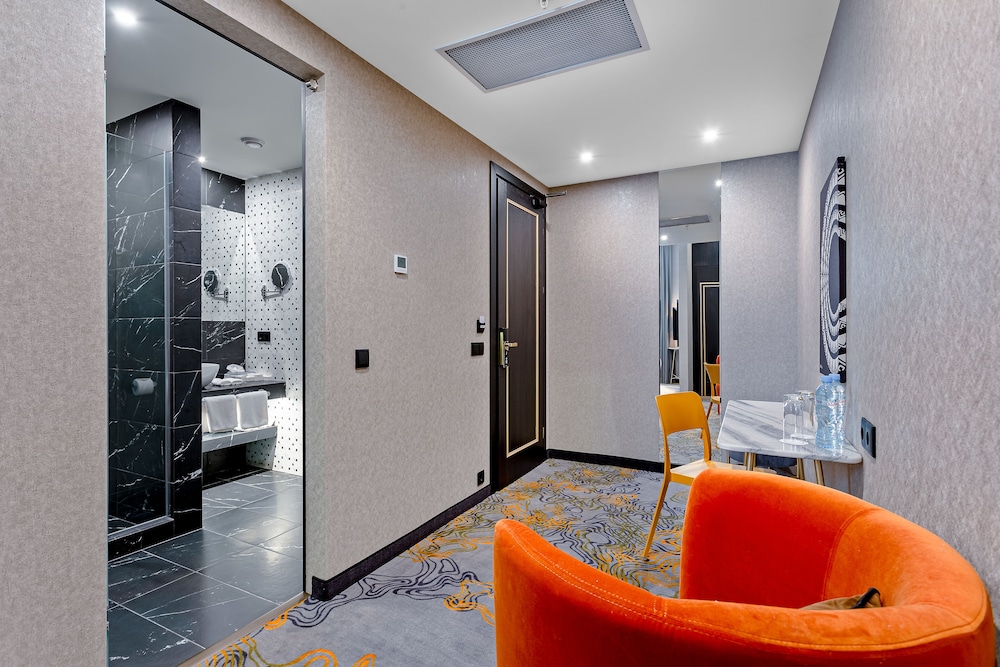 Taberne Boutique Hotel 53/65