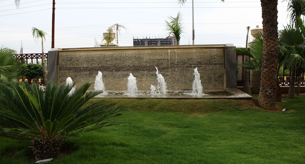 Nidhivan Sarovar Portico Vrindavan 4/58