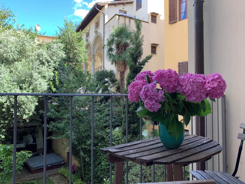 Florence Art Apartments 35/41