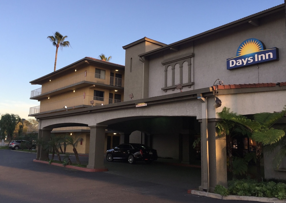 Days Inn by Wyndham Buena Park 5/34
