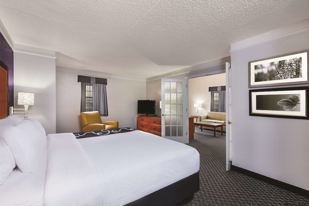La Quinta Inn by Wyndham Midland 12/35