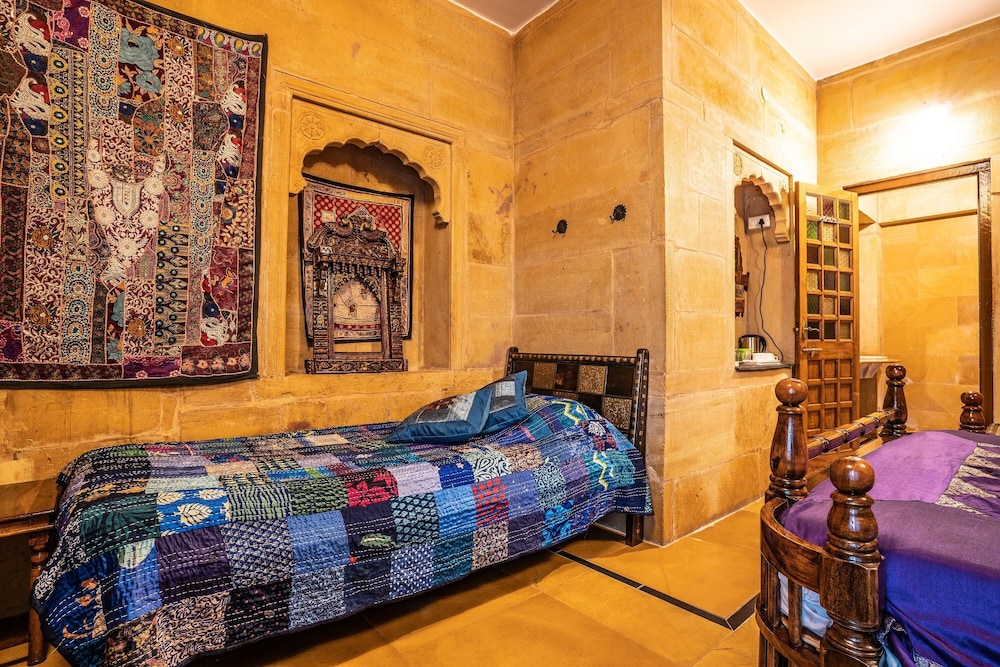 Garh Jaisal Haveli Hotel 10/37