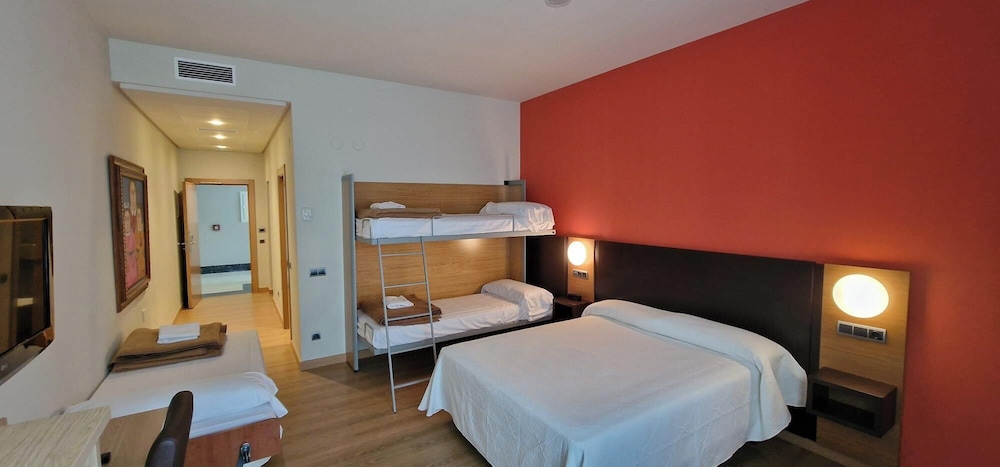 Family, Quadruple, Multiple Beds, Courtyard View