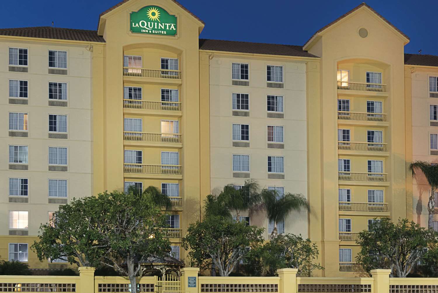 La Quinta Inn & Suites by Wyndham Ontario Airport 6/58