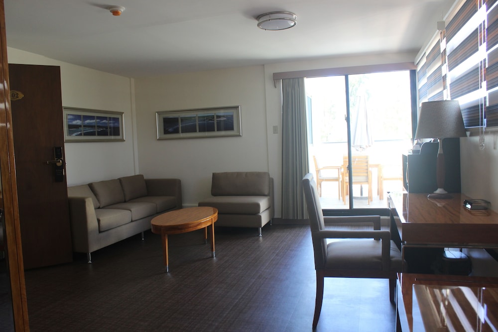 Saipan Beach Hotel 36/66