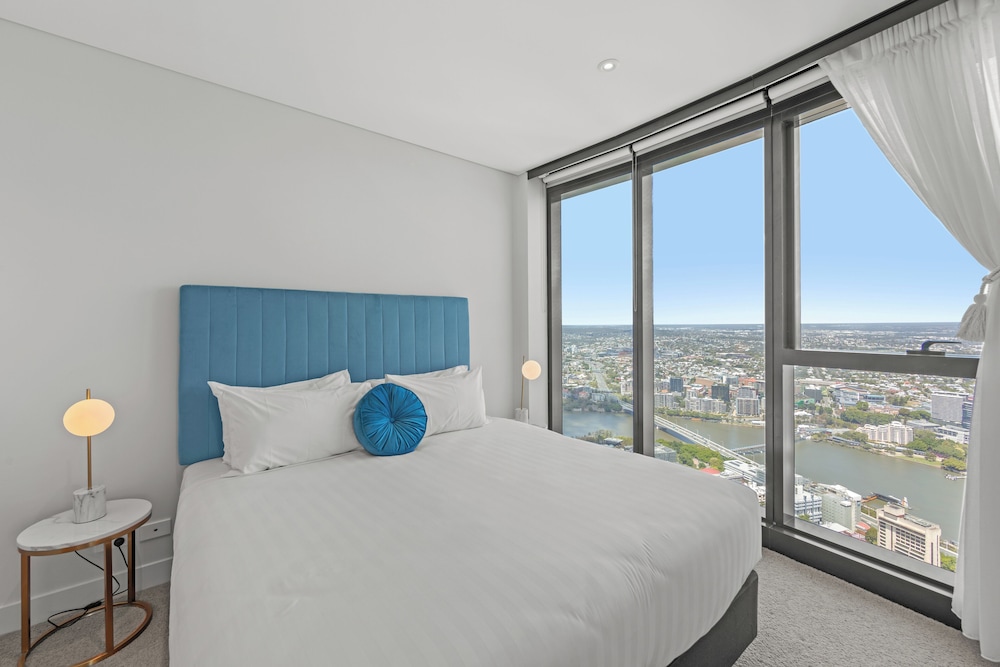 2 Bedrooms, Sky High, Executive, Apartment, 2 King Beds, High River View, 2 Bathrooms