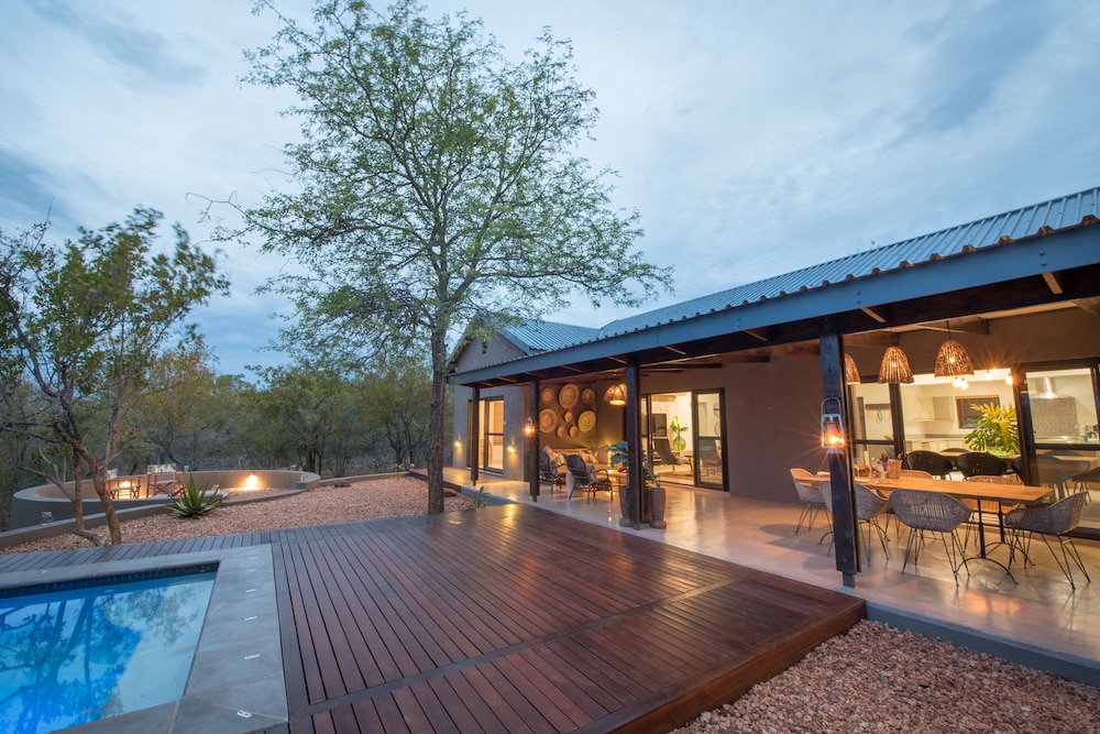 Bushwillow Private Villa [VR] 11/28