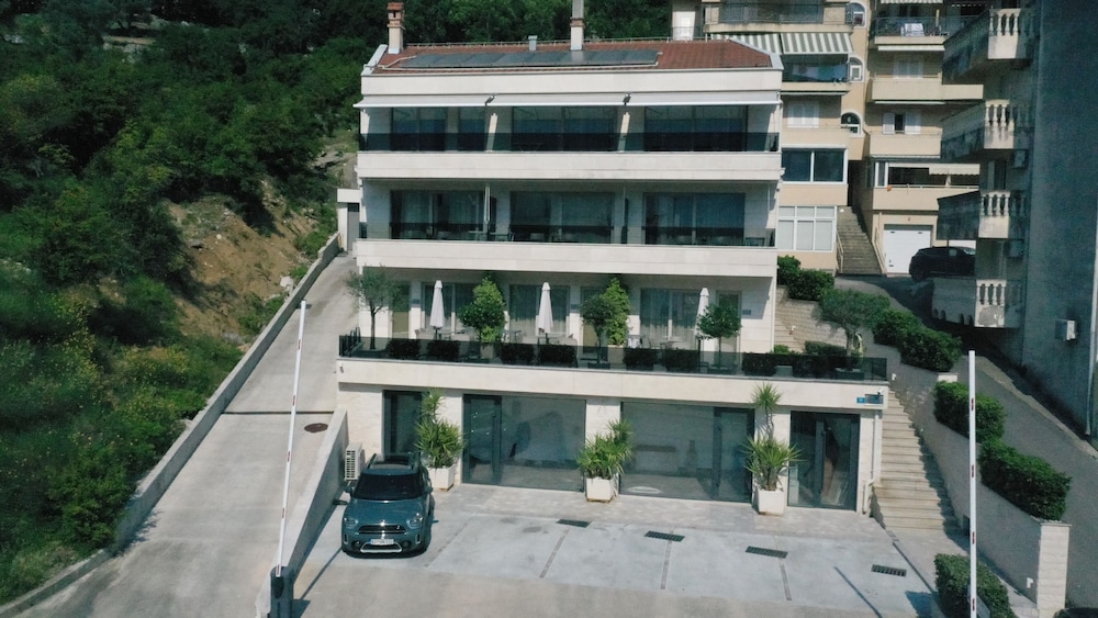 Casa Nuova 1/50