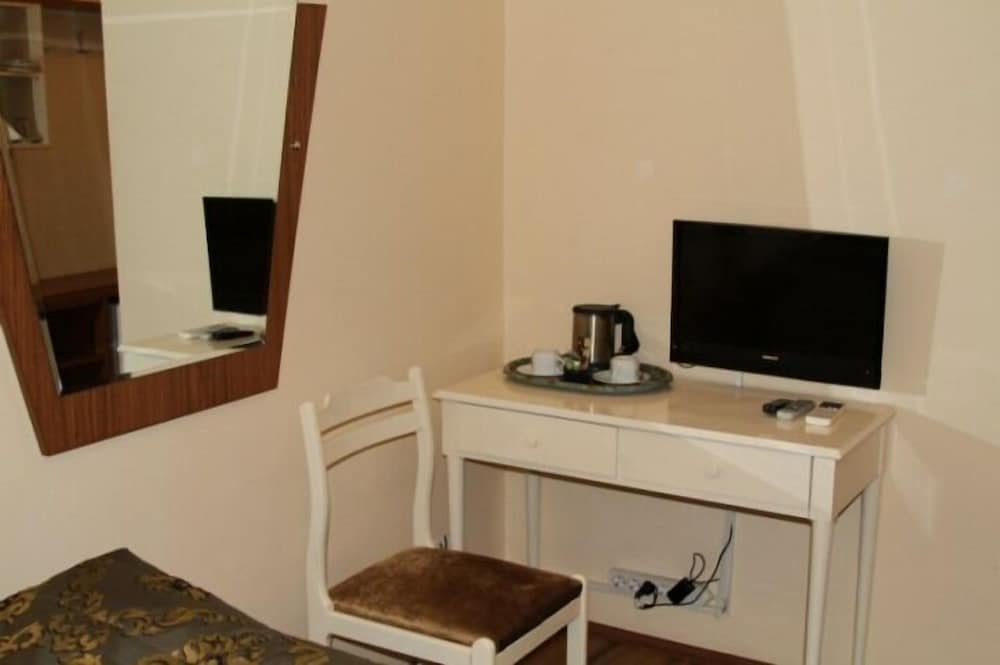 Tac Hotel 42/50