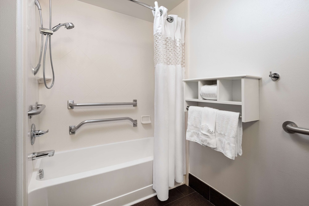 Hampton Inn Loveland 15/41