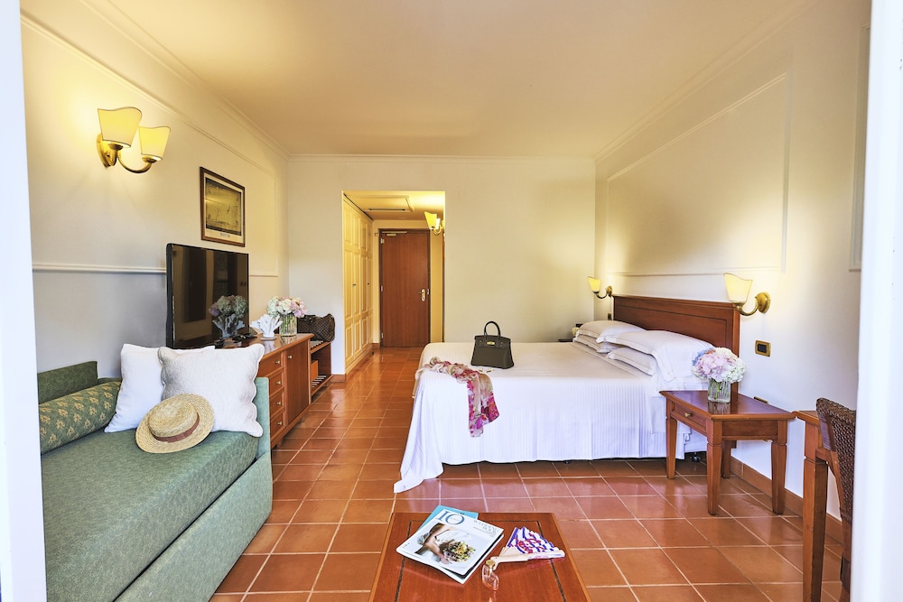 OLEANDRI RESORT 37/81