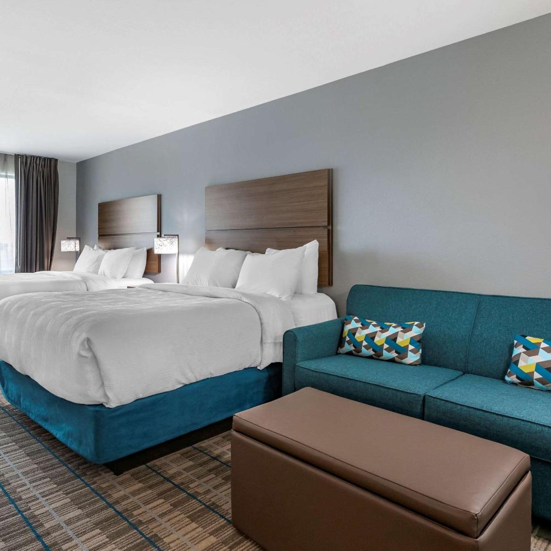 Efficiency, Suite, Queen Bed