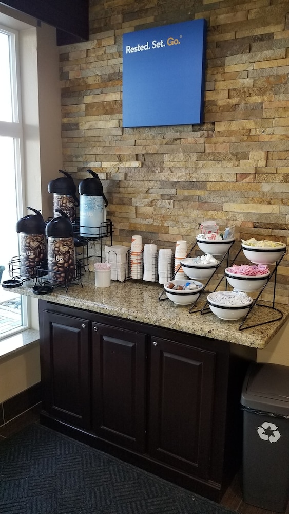 Comfort Inn Suites Lakeside 35/37