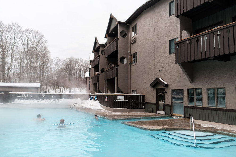 Treetops Resort 24/37