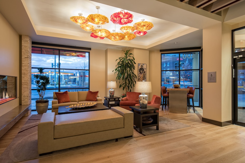 Inn At 500 Capitol 35/53