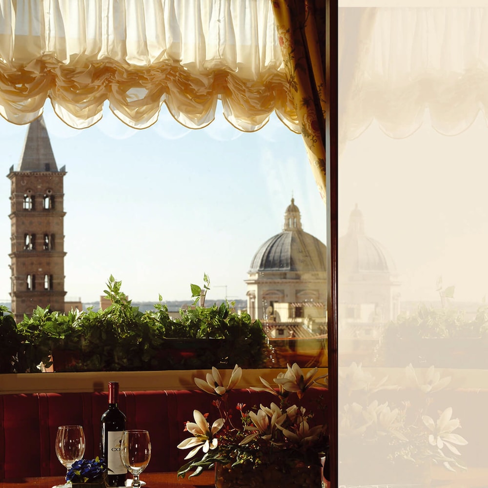 Hotel Champagne Palace 64/67